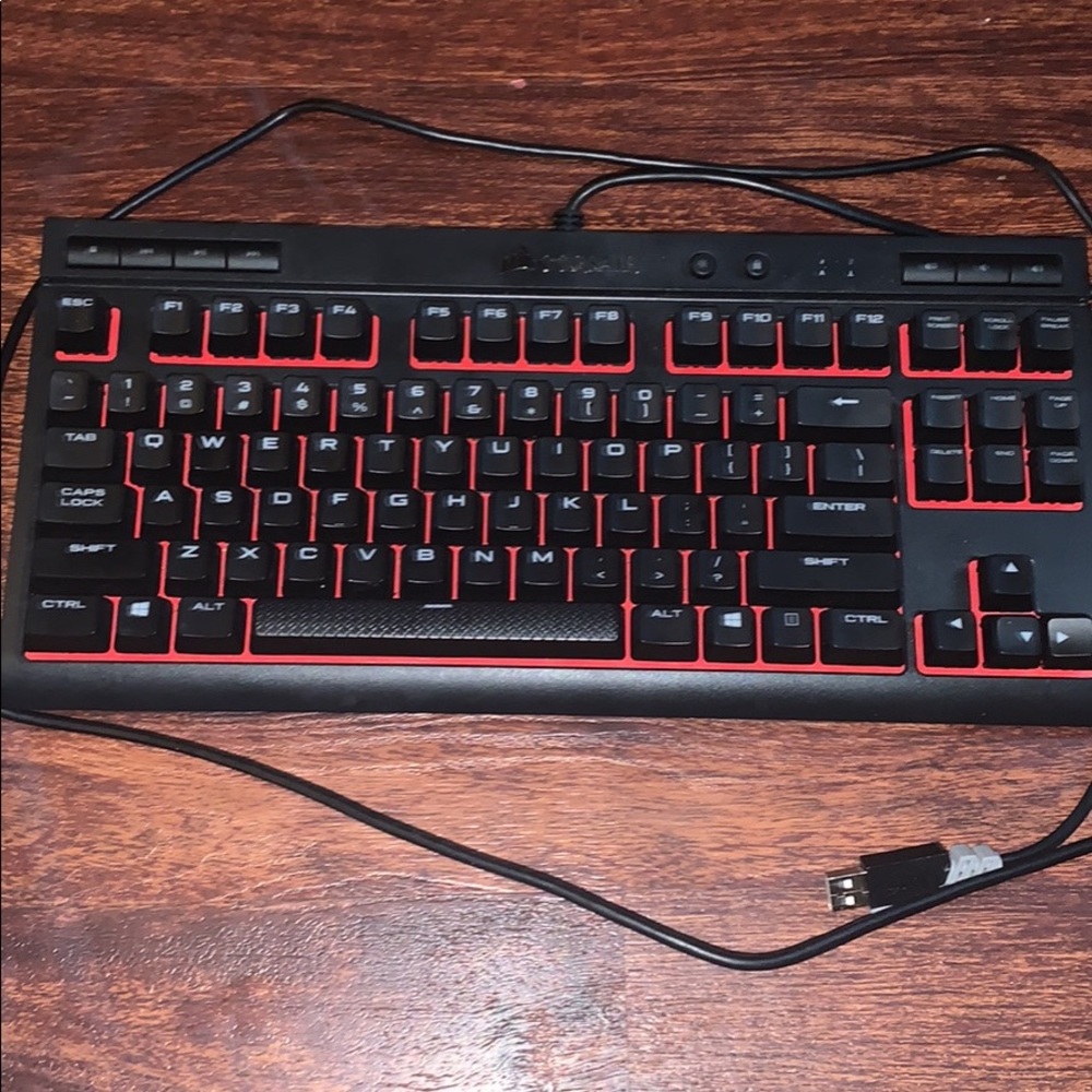 I’m selling a cherry keyboard